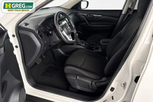 Used 2019 Glacier White Nissan S image 7