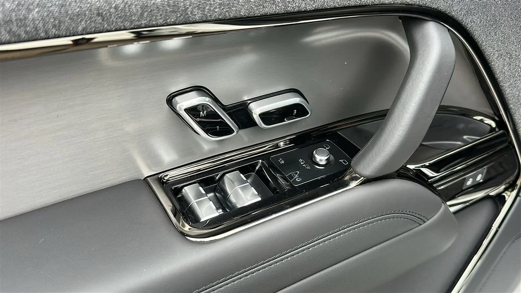 2026 Land Rover Range Rover Sport SE - Photo 9