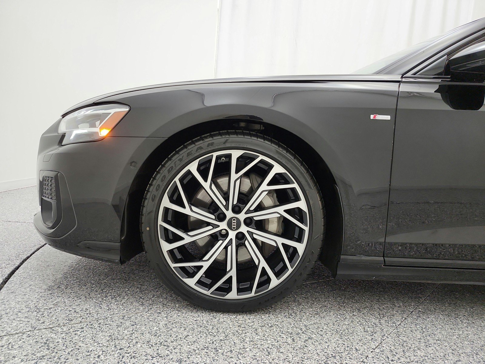 Used 2023 Mythos Black Metallic Audi L 55 TFSI quattro image 18