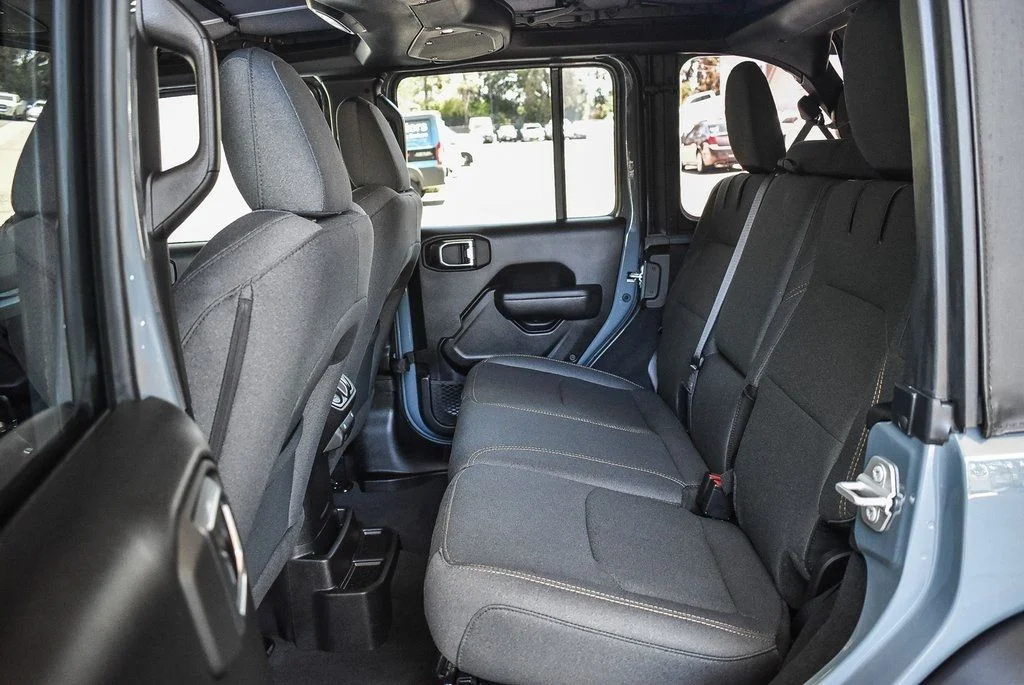 New 2025 Anvil Clearcoat Jeep Sport S 4xe image 17