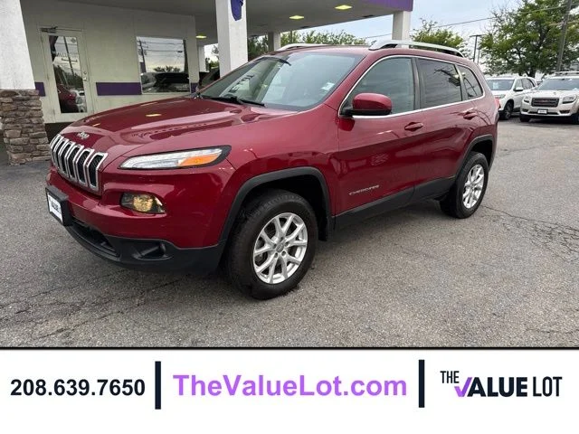 Used 2016 Red Jeep Latitude image 8