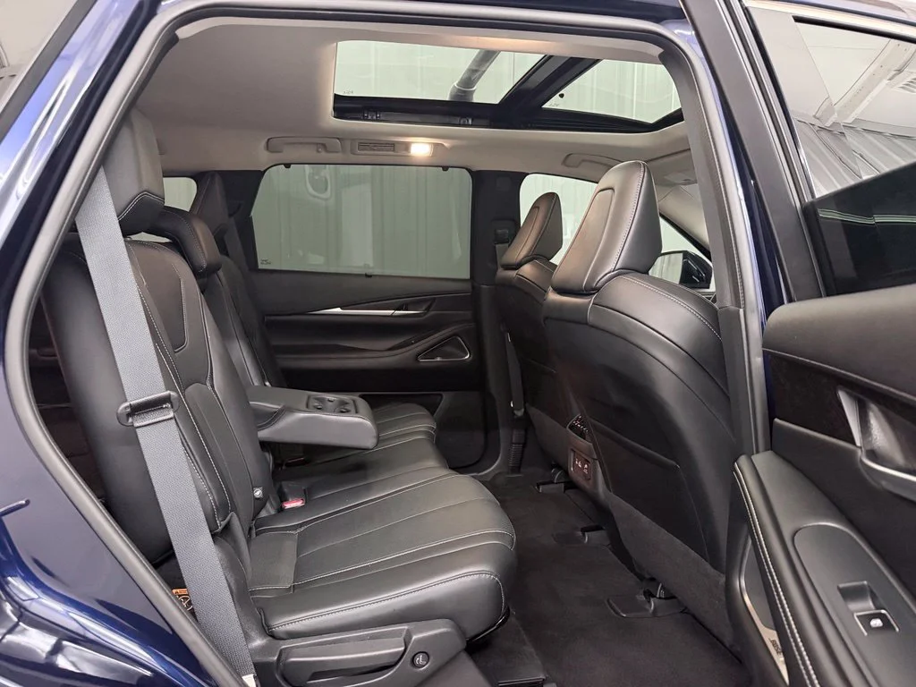 Used 2023 Blue INFINITI Sensory image 43