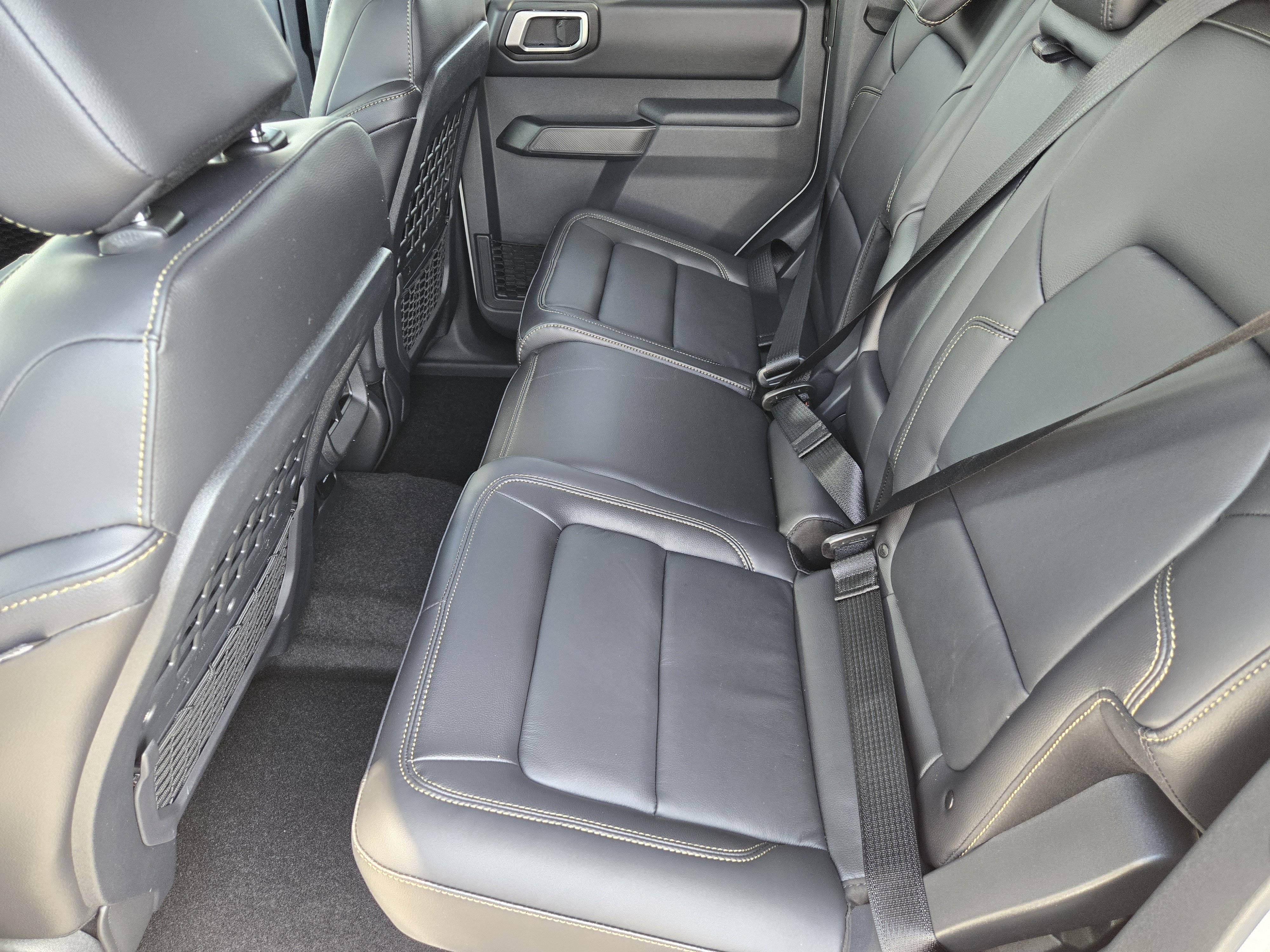 New 2026 Avalanche Gray Ford Badlands image 19