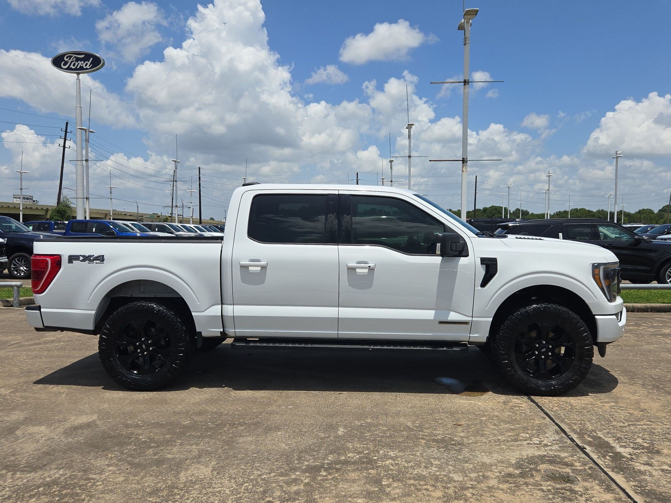 Used 2023 Oxford White Ford XLT image 2