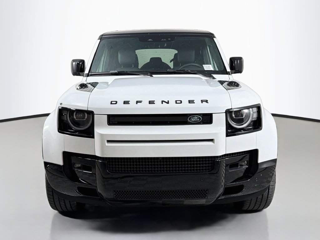 New 2026 Fuji White Land Rover X-Dynamic SE image 2