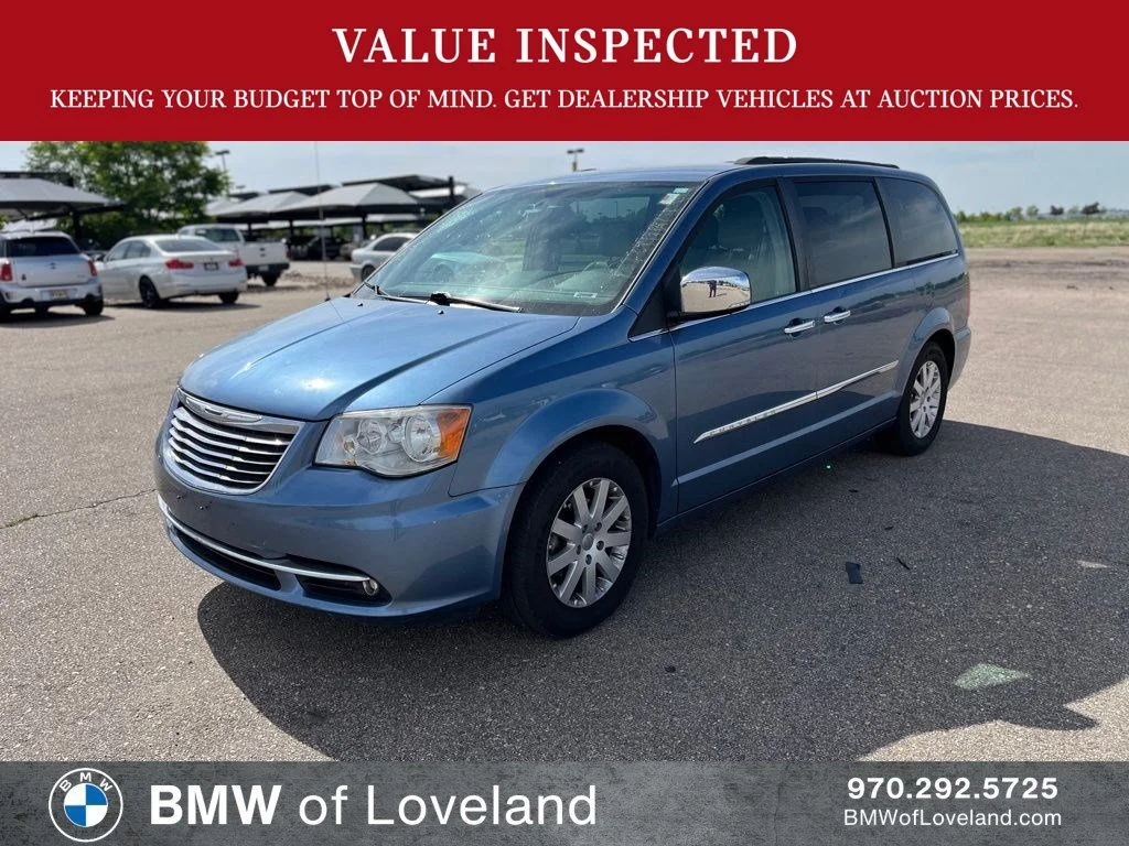 2011 Chrysler Town & Country Touring-L's photo