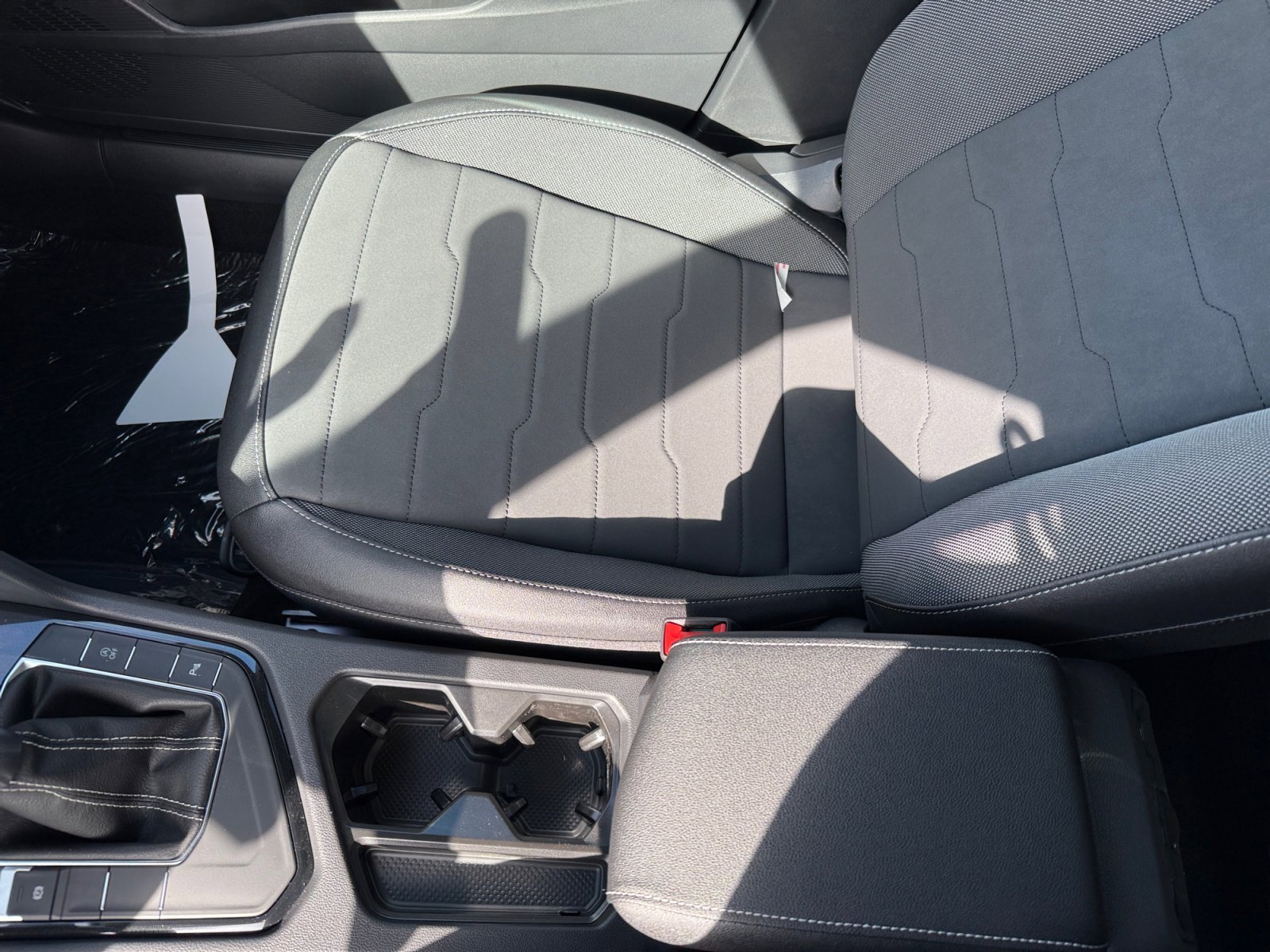 New 2026 White  Black Volkswagen SE Black image 14