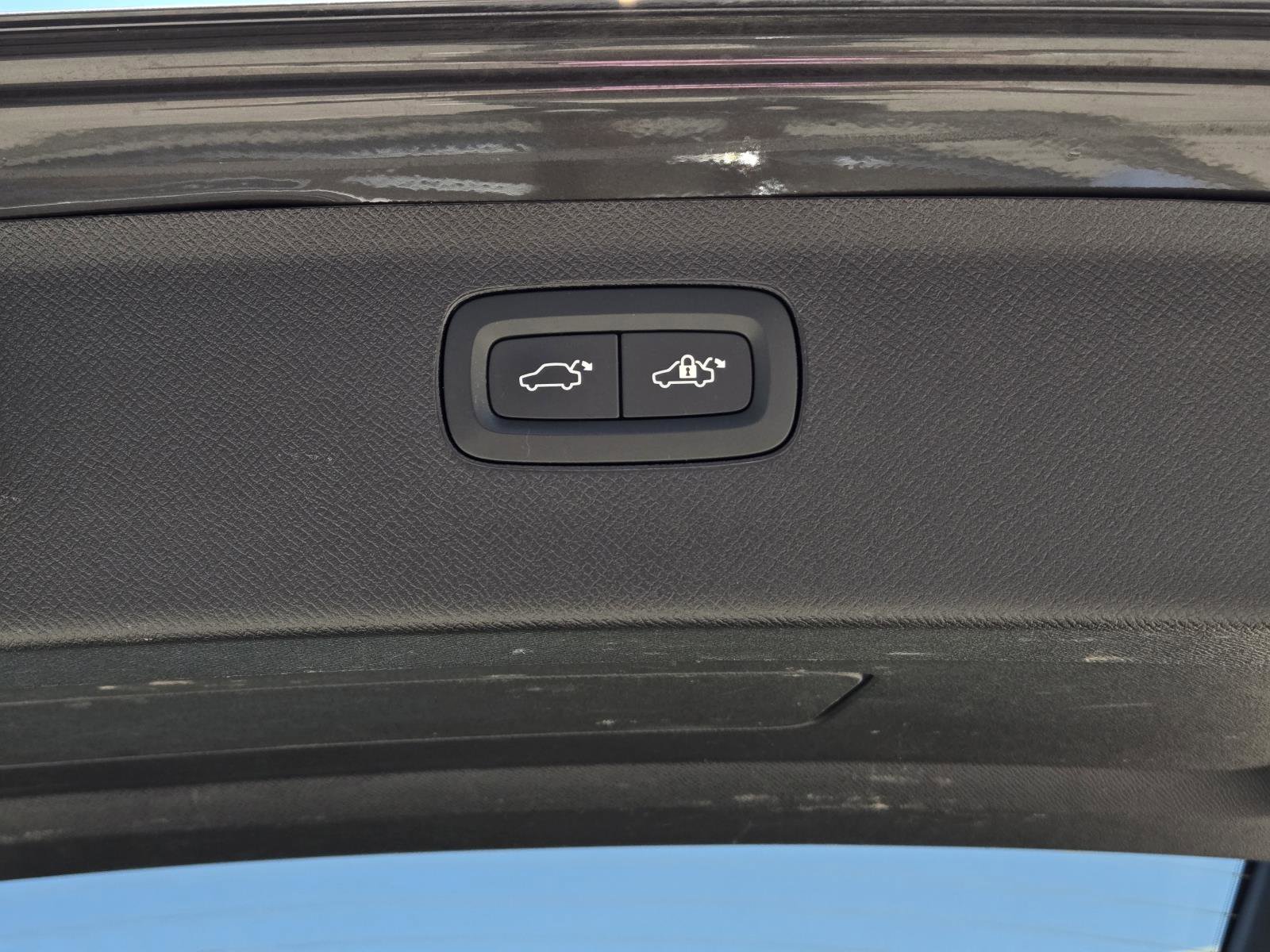 Used 2023 Platinum Gray Metallic Volvo Plus image 13