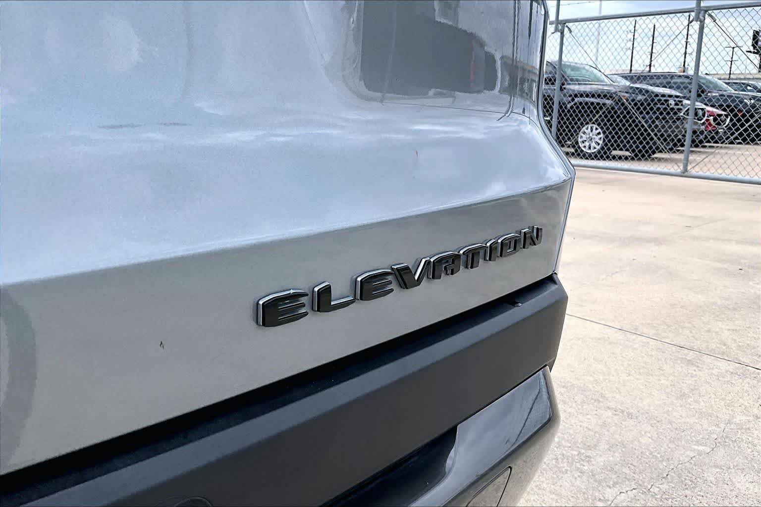 Used 2025 Sterling Metallic GMC FWD Elevation image 9