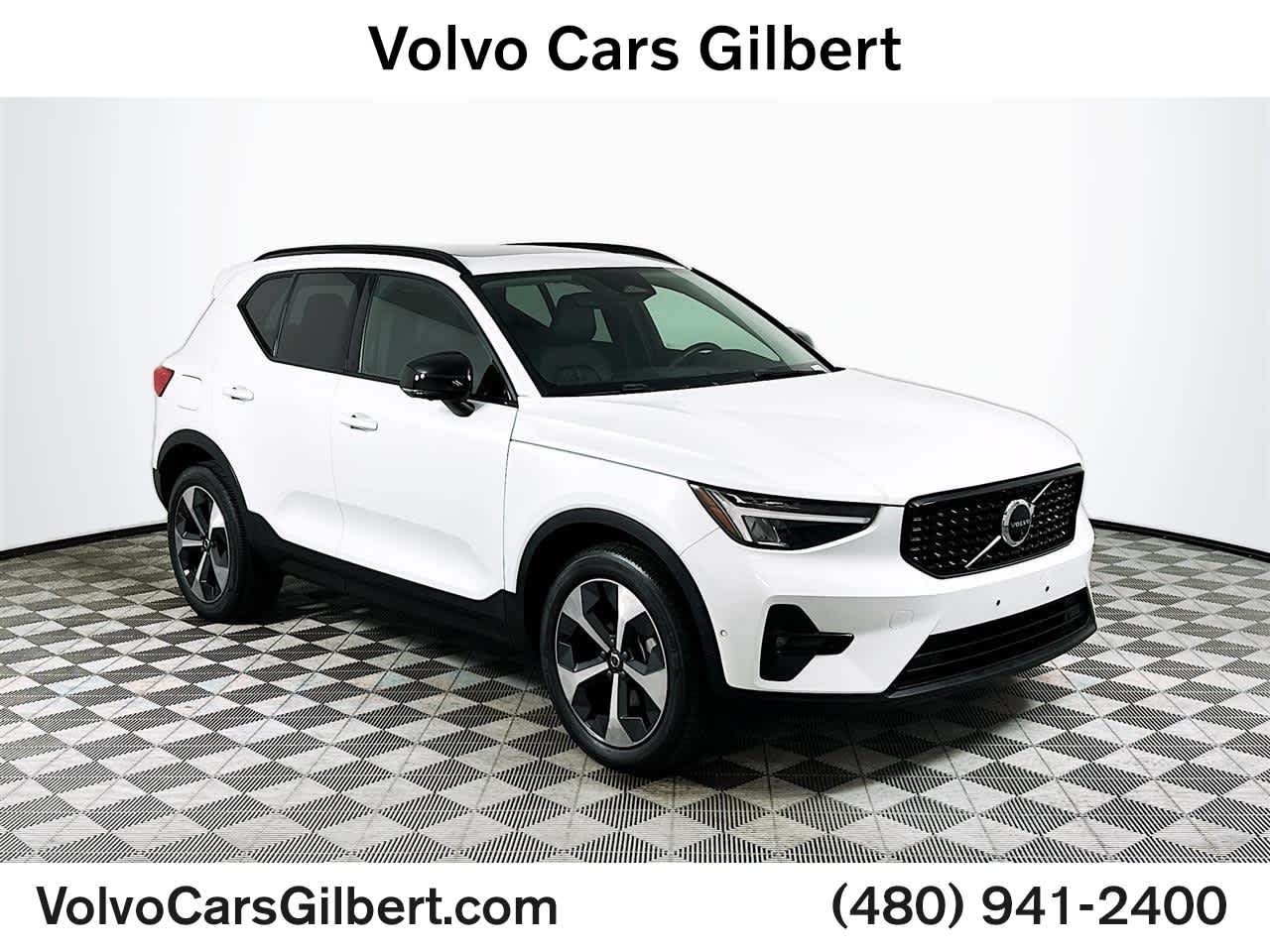 2023 Volvo XC40 B5 Plus Dark AWD's photo