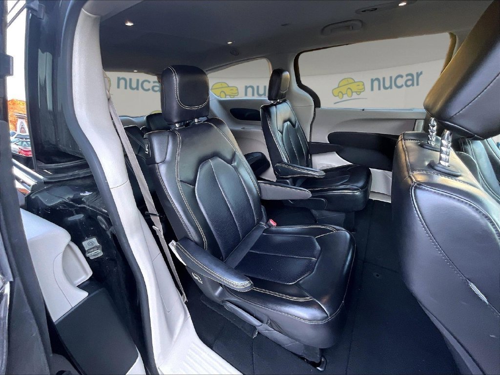 Used 2023 Black Chrysler Touring L image 20