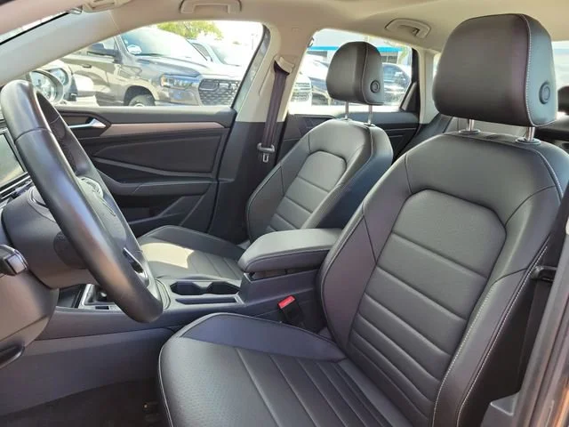 2024 Volkswagen Jetta SE - Photo 16