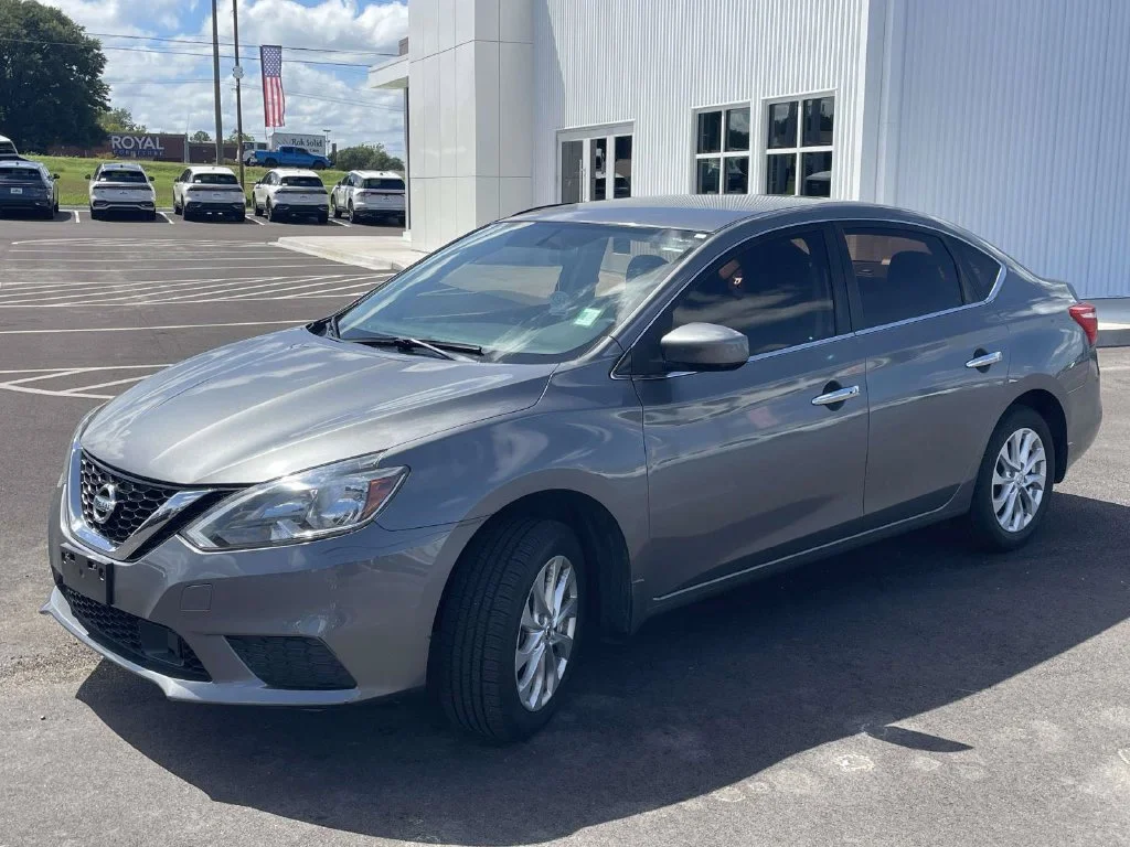Used 2018 Gray Nissan SV image 7