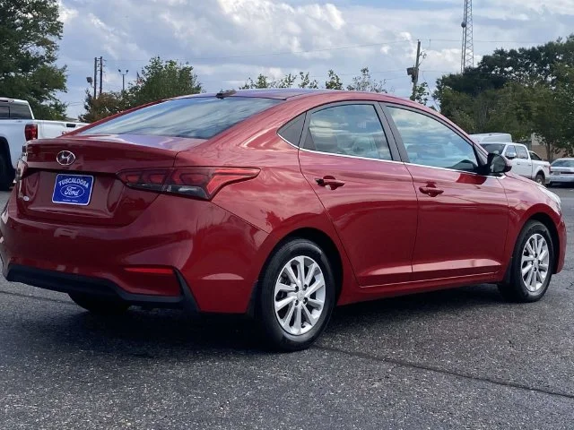 Used 2021 Red Hyundai SEL image 3