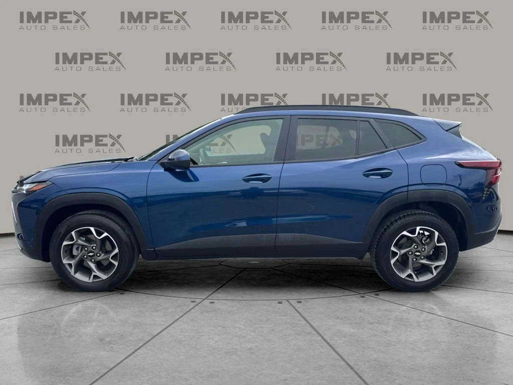 Used 2024 Blue Chevrolet LT image 2