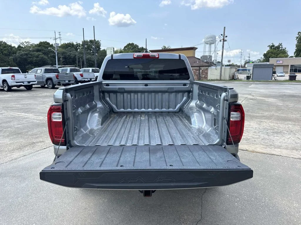 Used 2024 Silver GMC Elevation image 20