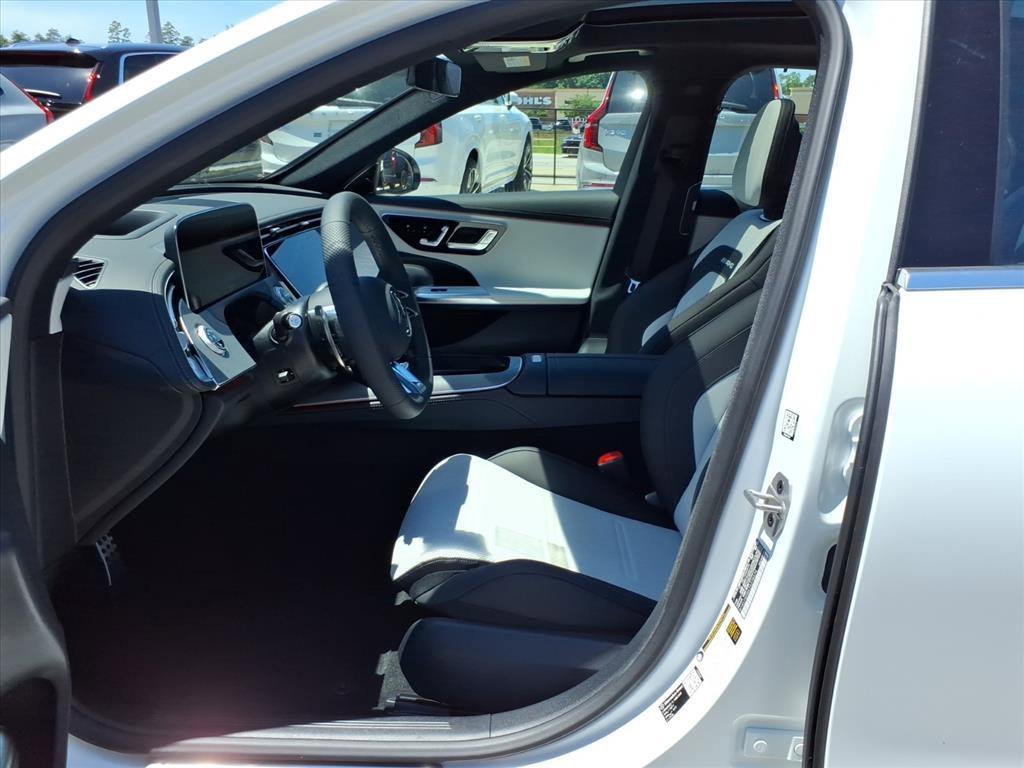 New 2026 MANUFAKTUR Moonlight White Magno Mercedes-Benz AMG® E 53 E 4MATIC+ Sedan image 31