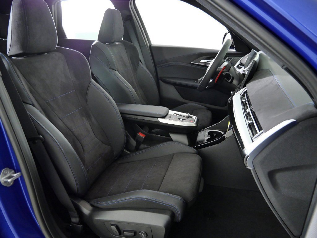 Used 2026 Portimao Blue Metallic BMW M35i image 22