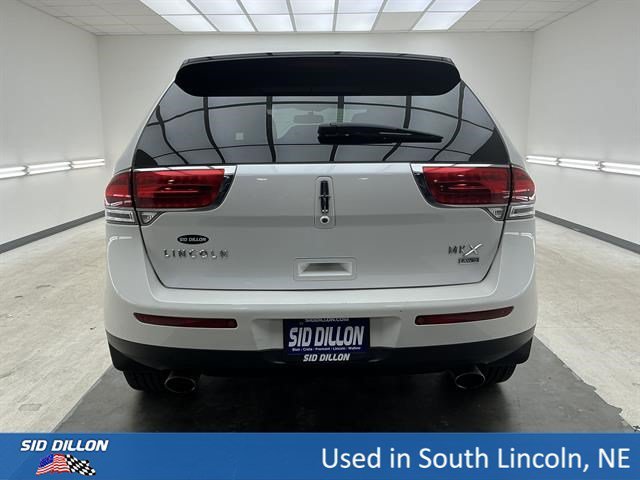 Used 2013 White Platinum Metallic Tri-Coat Lincoln AWD 4DR SUV image 5