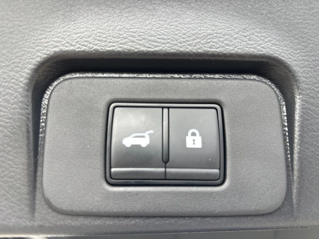 Used 2023 White Nissan SL image 7