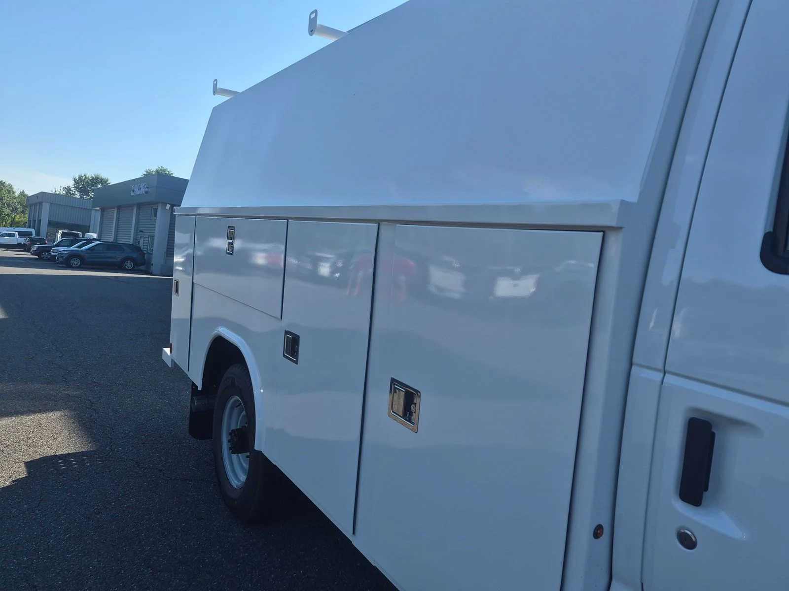 New 2027 Oxford White Ford CSV BODY image 20