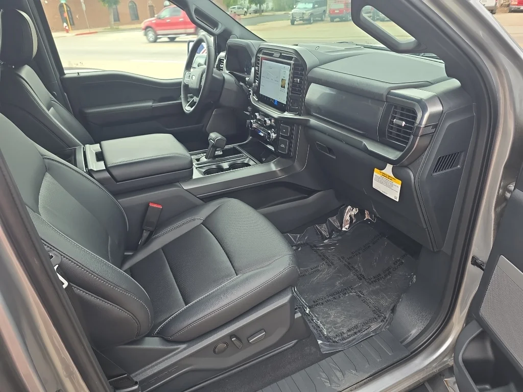 New 2026 Iconic Silver Metallic Ford Lariat® image 38