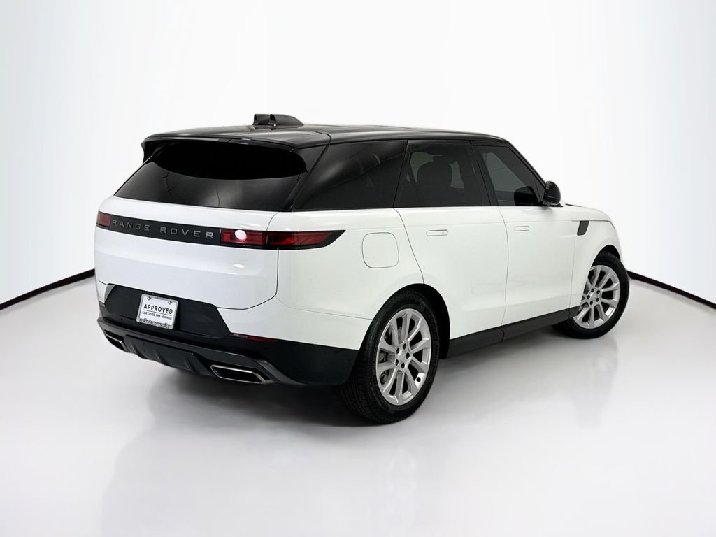Used 2024 Fuji White Land Rover SE image 5