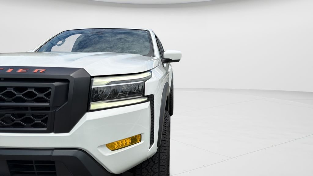 Used 2023 White Nissan PRO-4X image 36