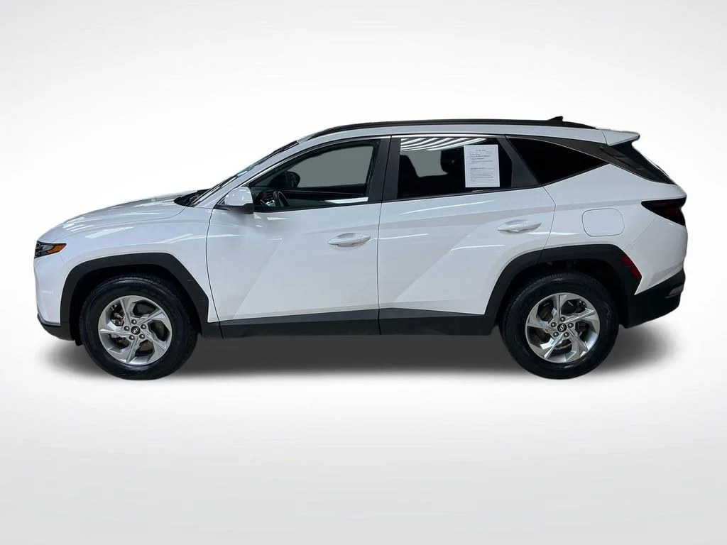 Used 2024 White Hyundai SEL image 2