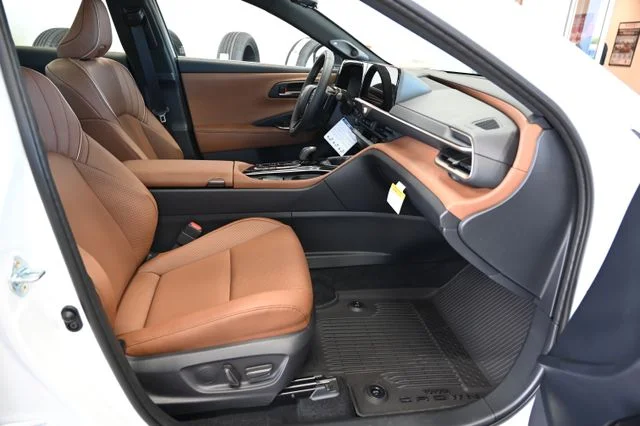 2026 Toyota Crown Signia Limited - Photo 11