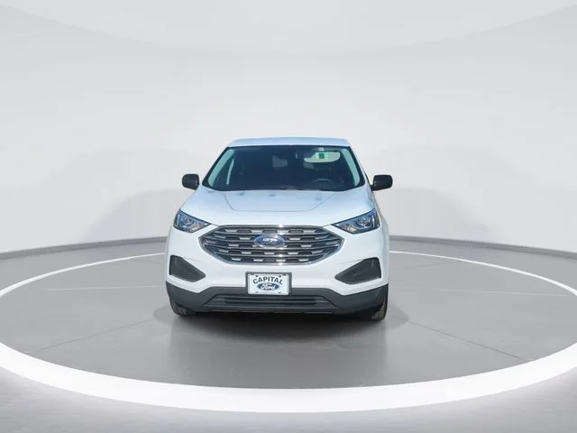 Used 2020 White Ford SE image 3