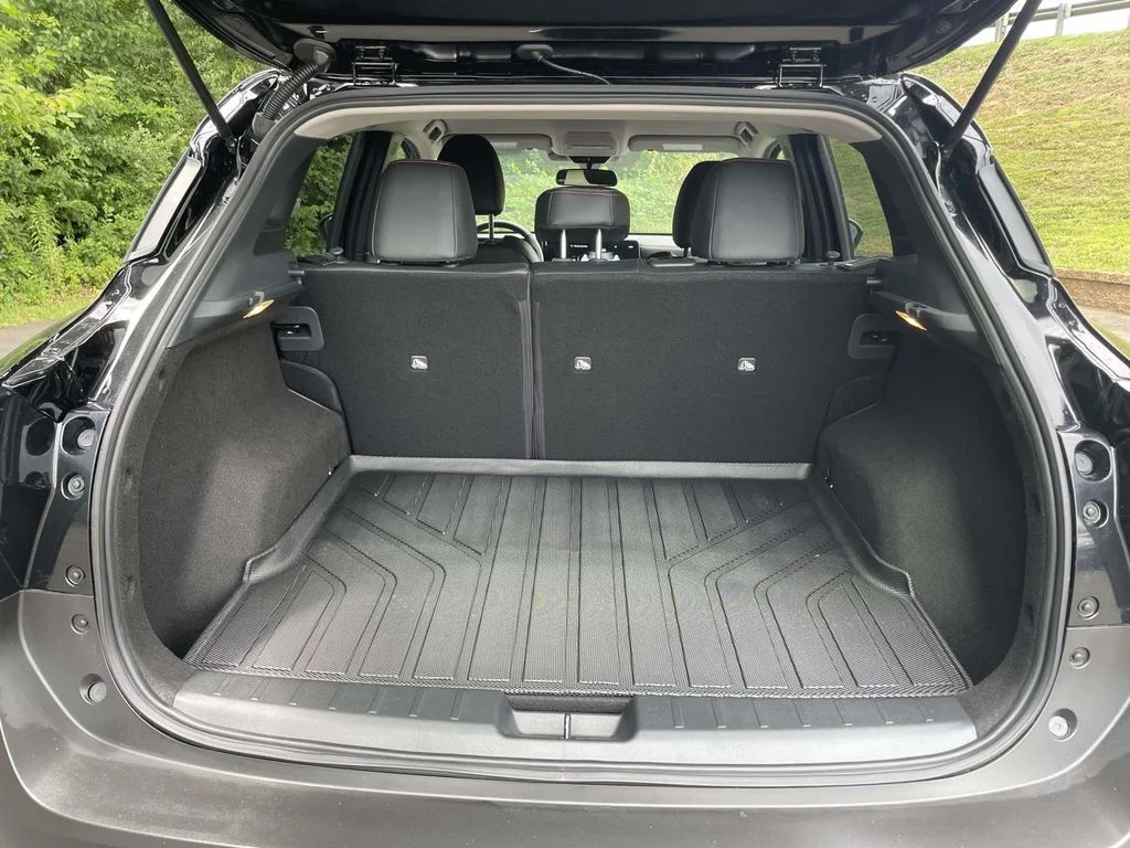 Used 2025 Black Nissan SR image 8