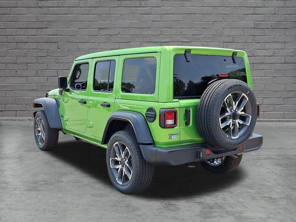 New 2025 Mojito Clearcoat Jeep Sport S image 6