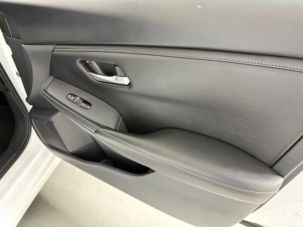 Used 2025 White Nissan SV image 40