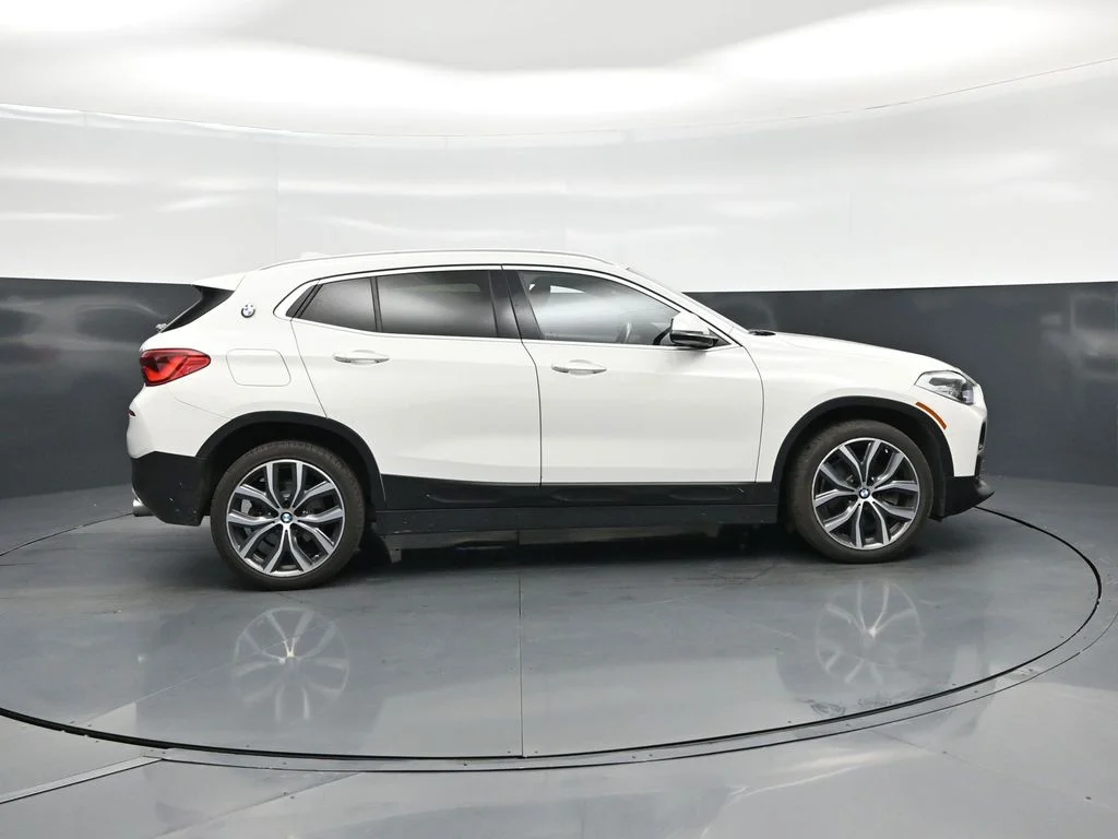 Used 2020 White BMW sDrive28i image 30