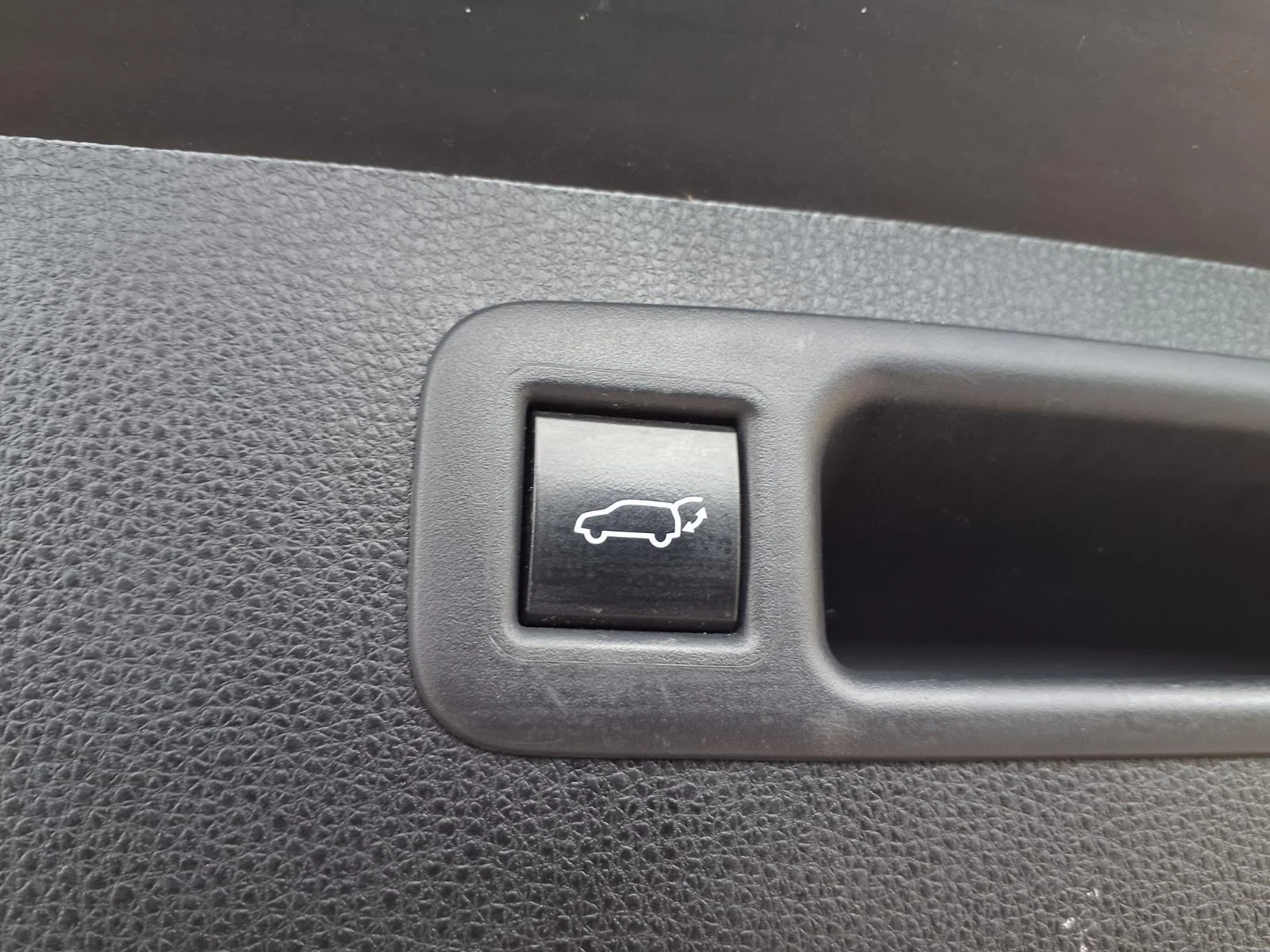 Used 2022 Celestial Silver Metallic Toyota XLE image 29