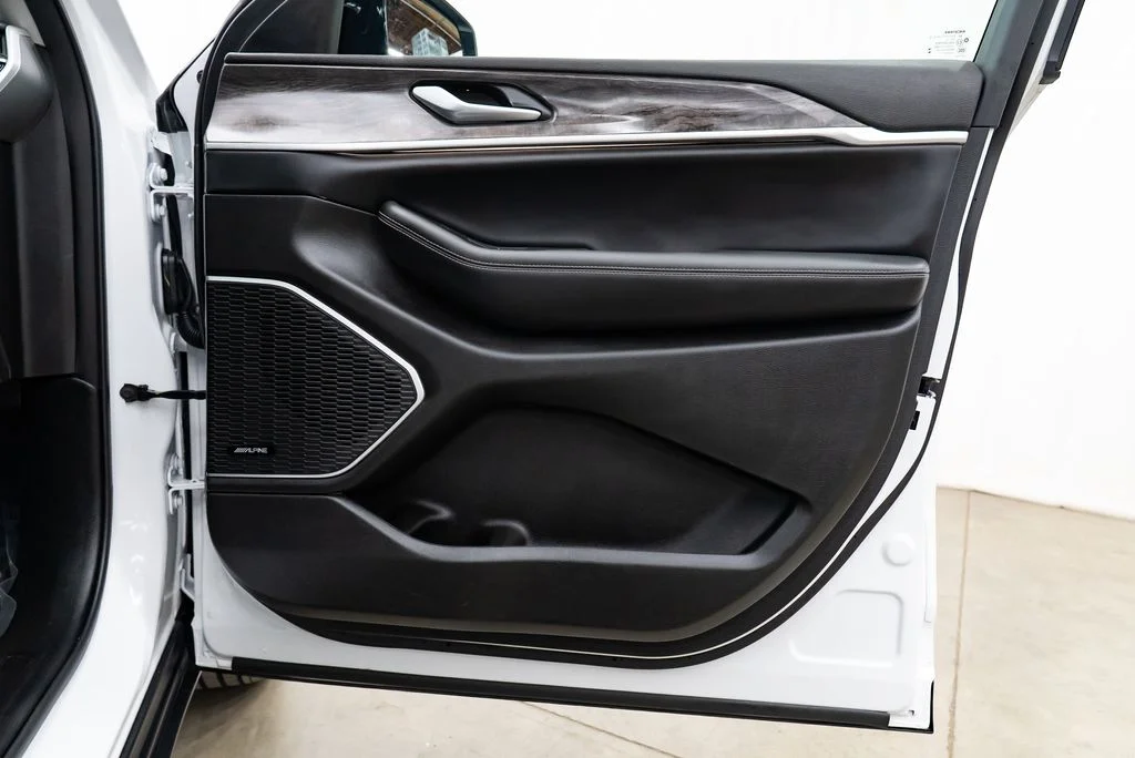 Used 2023 White Jeep 4xe image 32