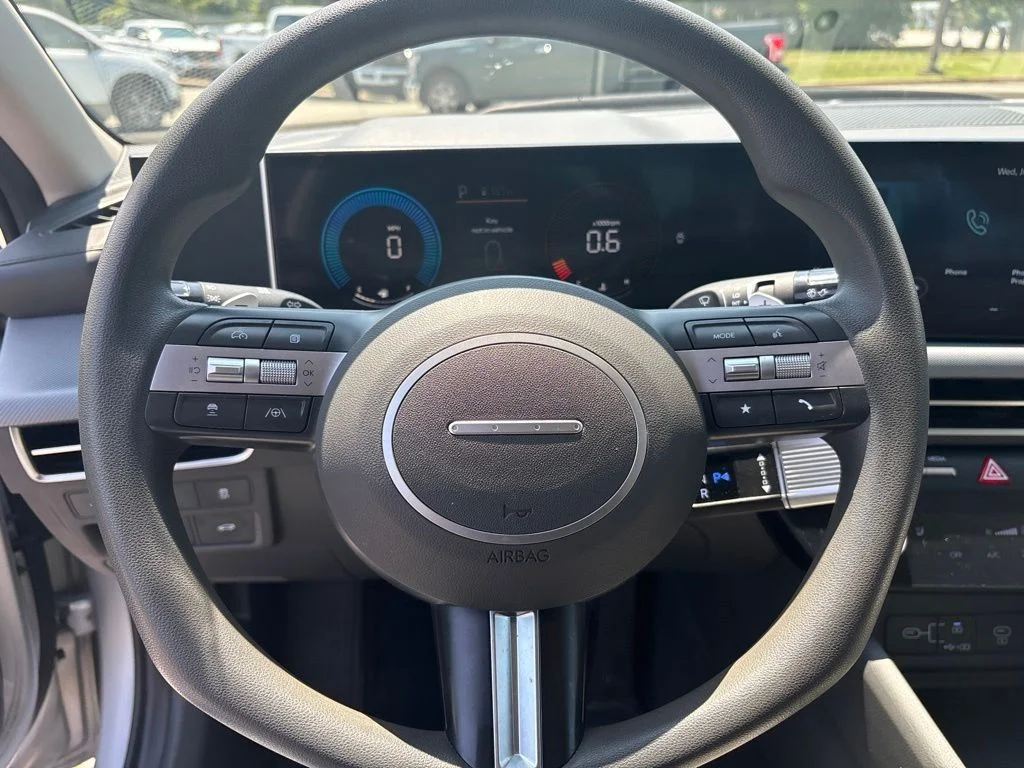 Used 2025 Silver Hyundai SEL image 21