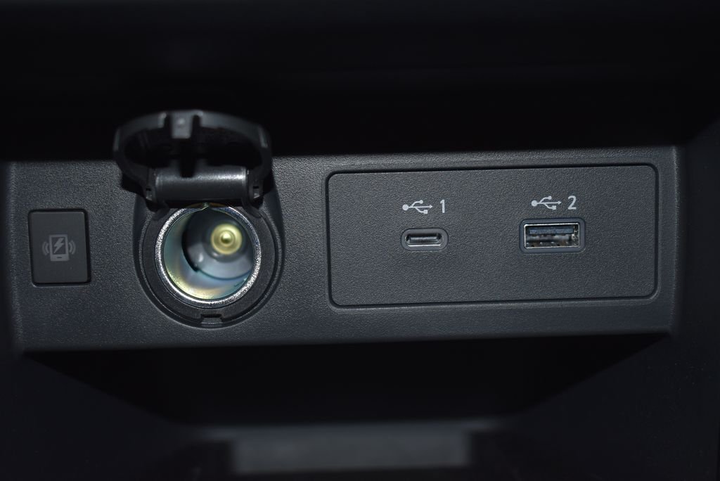 2025 Nissan Versa Sedan SR - Photo 21