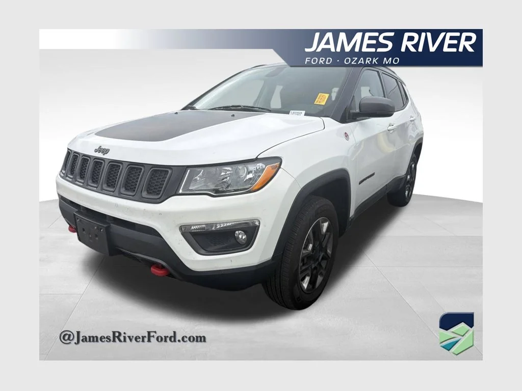 Used 2018 White Jeep Trailhawk image 1