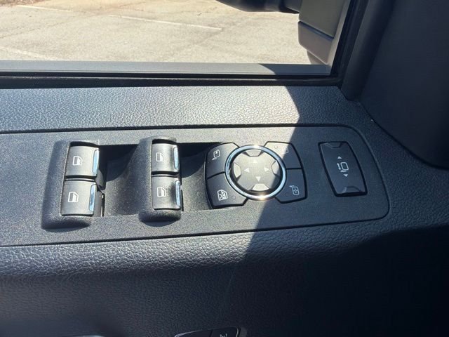 Used 2020 Black Metallic Ford Lariat image 13