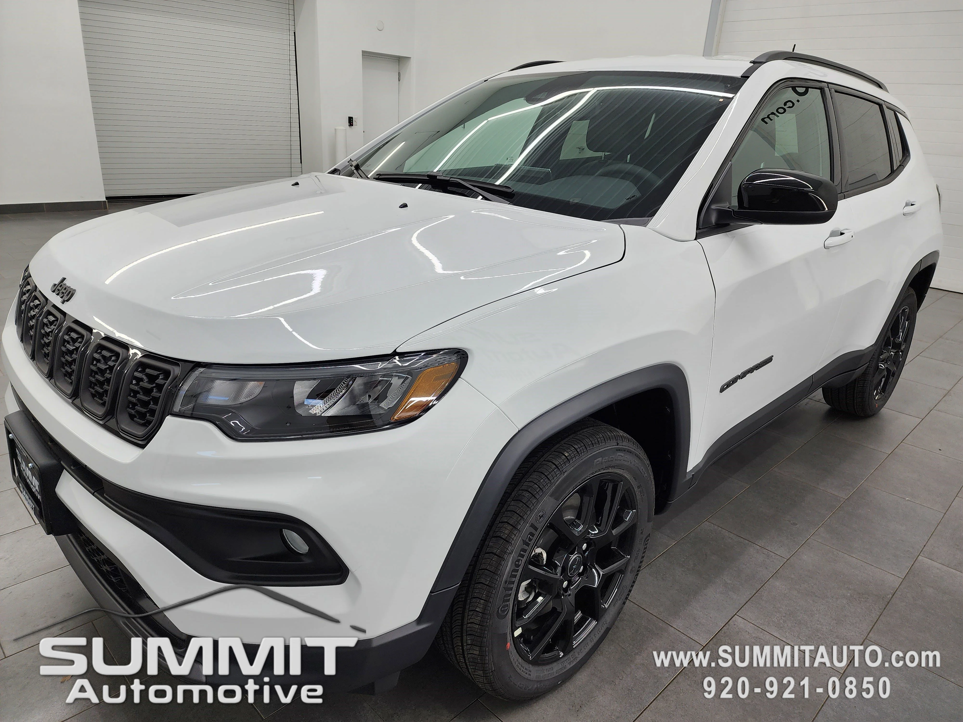 New 2026 Bright White Clearcoat Jeep Latitude image 7