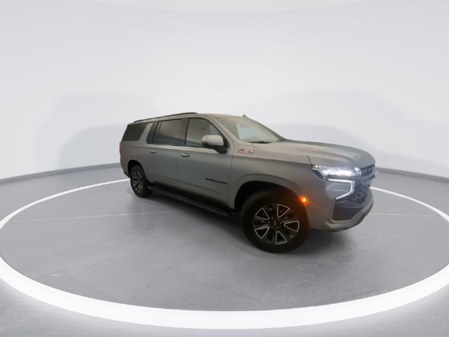 Used 2023 Gray Chevrolet Z71 image 2