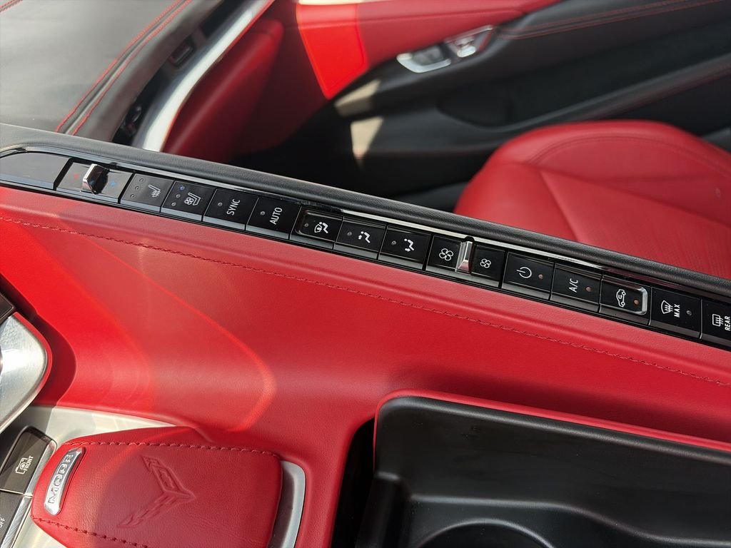Used 2020 White Chevrolet Stingray image 19