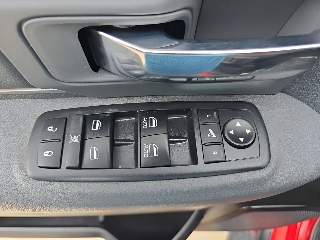 Used 2018 Red Ram SLT image 36