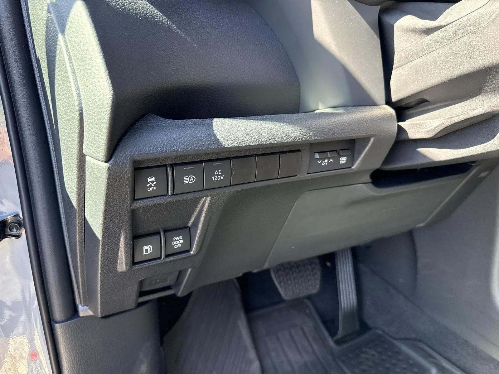 Certified Used 2026 Cement Toyota XSE 7-Passenger image 19