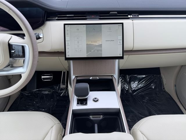 New 2026 Ostuni Pearl White Land Rover SE image 15
