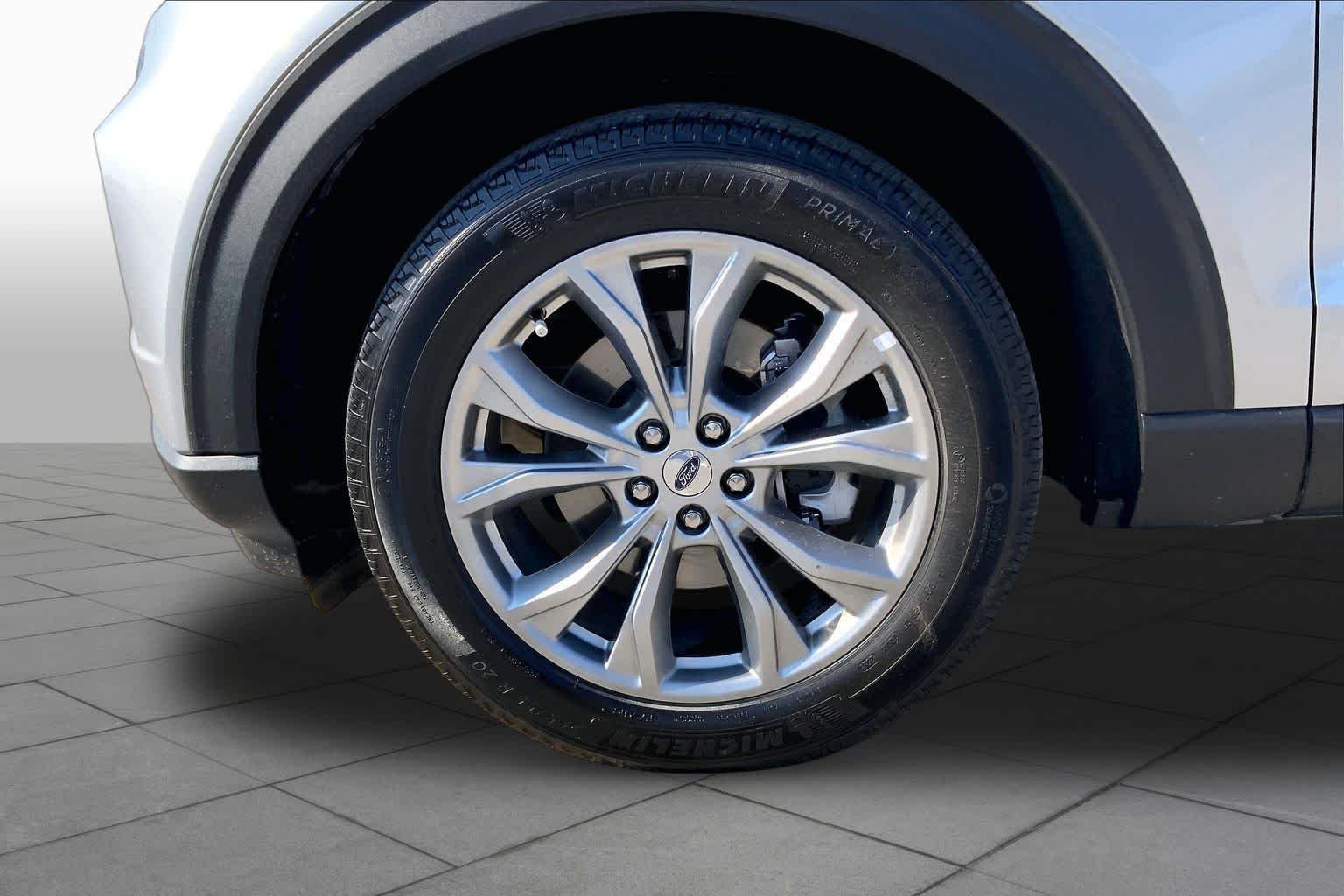 Used 2023 Iconic Silver Metallic Ford XLT image 11
