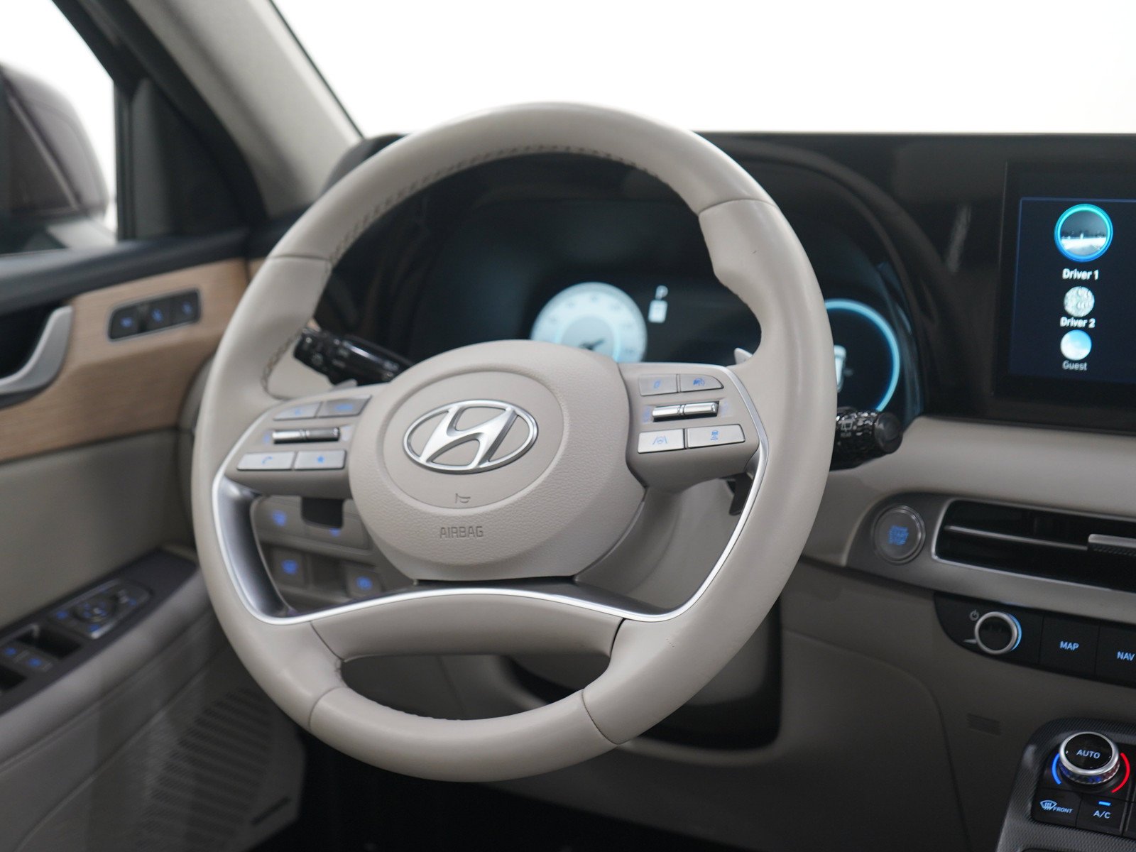 2024 Hyundai Palisade Limited - Photo 17