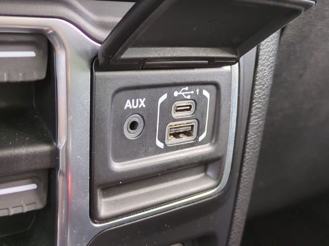 Used 2020 Silver Jeep Sport image 22